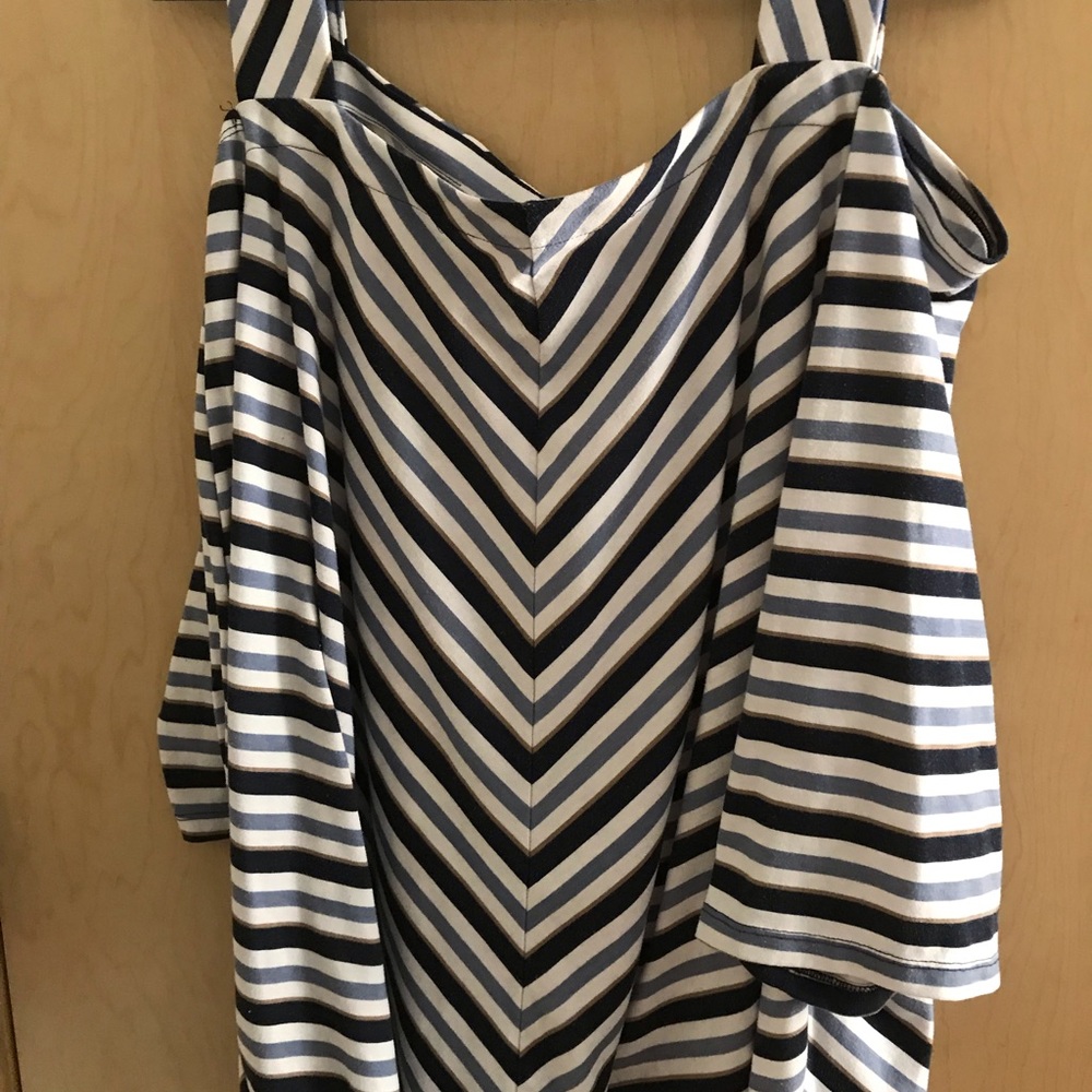 Catherines Striped Chevron Cold Shoulder Top 30/32 - Picture 2 of 3